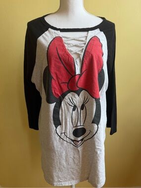 Disney Raglan Tee - Gray & Black